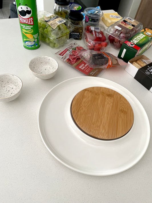 Snack platter with bamboo centre